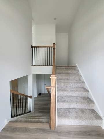 Building Photo - 553 Wolverine Dr