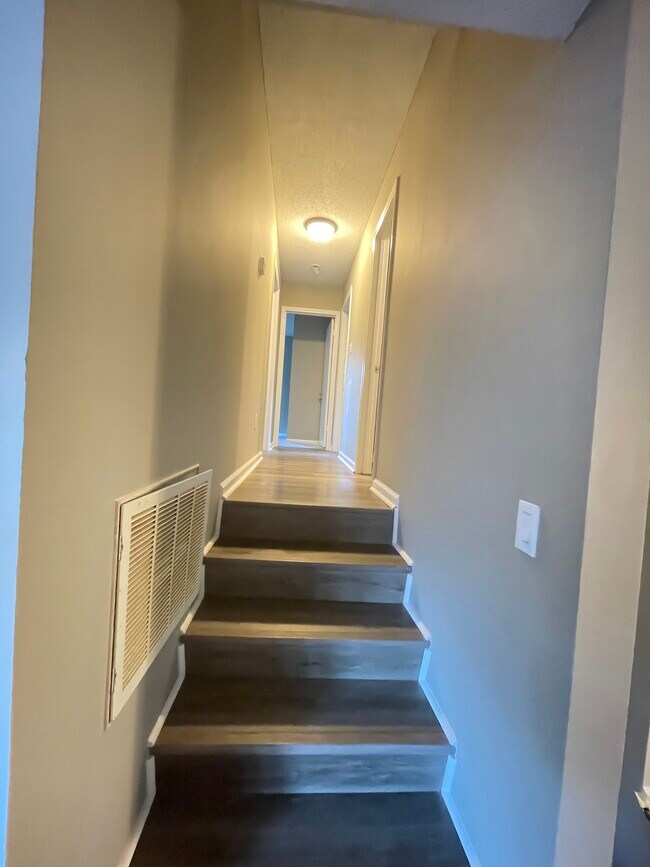 Foto del edificio - 112 Sycamore Rd