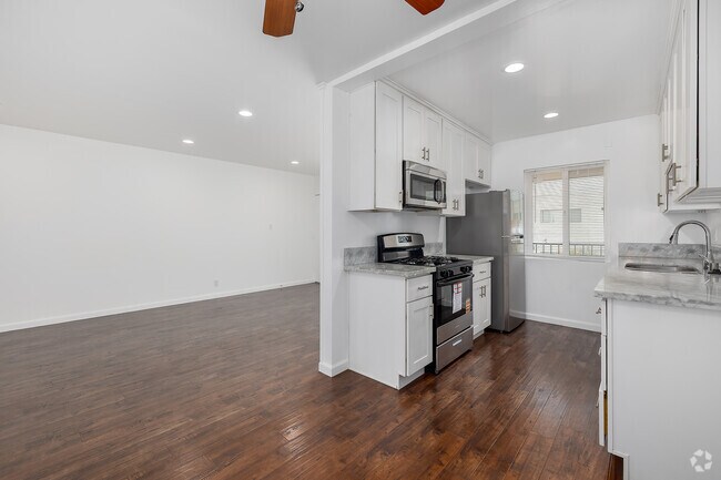 1 habitación, 1 baño - 750 pies cuadrados - Cocina - 7550 Fountain Ave