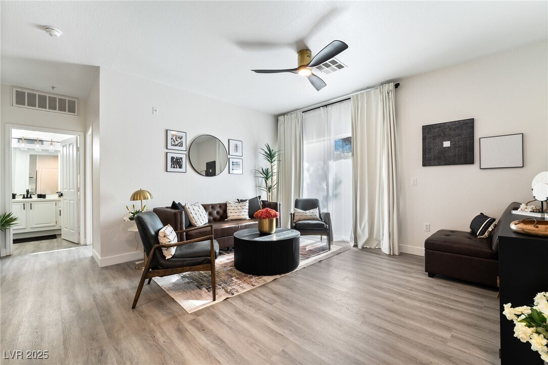 Foto principal - 2900 Sunridge Heights Pkwy