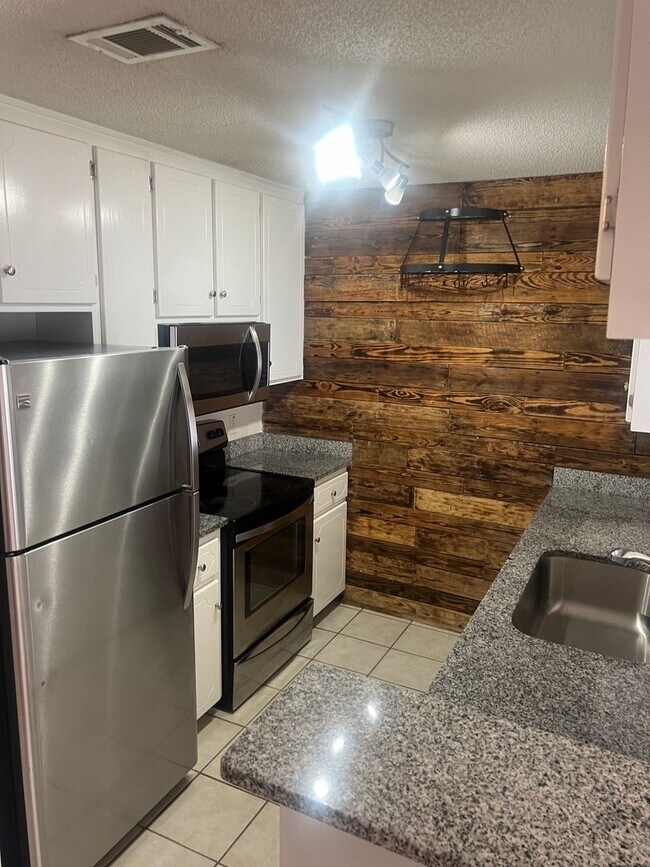 Foto del edificio - 102 S Spring View Dr