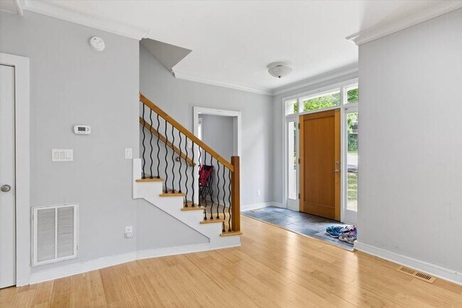 Building Photo - 111 Rustic Wood Ln