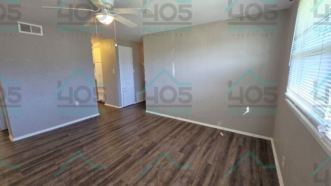 Photo - 3 Bedroom in MWC! House