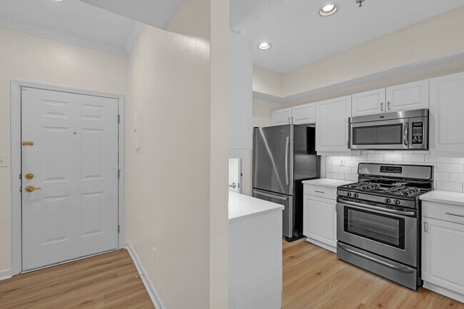 Building Photo - Gated Community In The Heart of Buckhead.