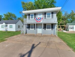 Building Photo - 203 E Brooks St
