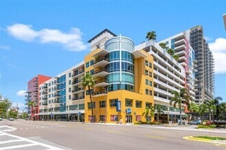 Building Photo - 1208 E Kennedy Blvd