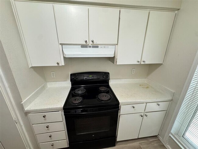 Foto del edificio - 3822 Southway Dr