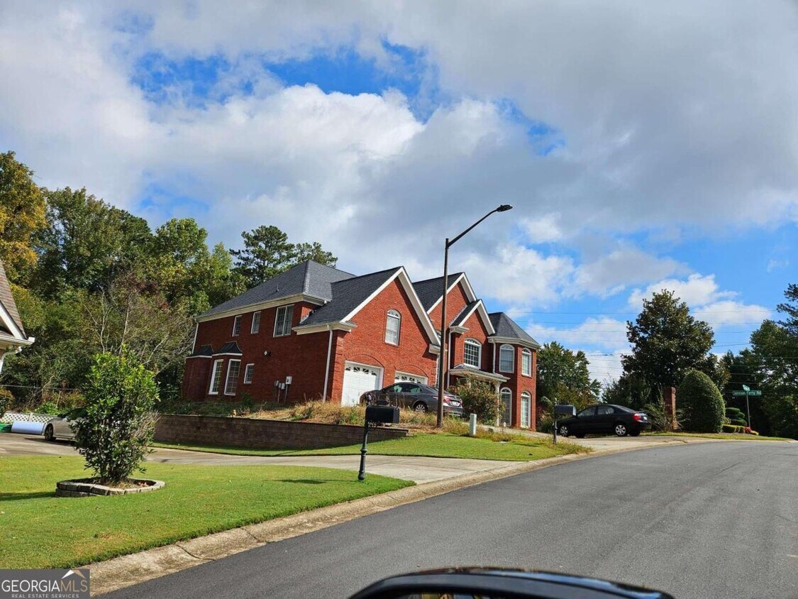 4063 Cloister Dr, Marietta, GA 30062 House Rental in Marietta, GA