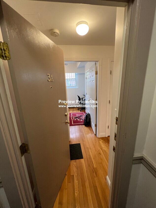 Primary Photo - 80 Sutherland Rd