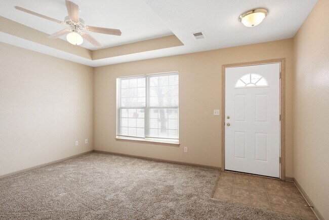 Foto del edificio - 2 bedroom 1.5 bath in Oak Grove-Available in July