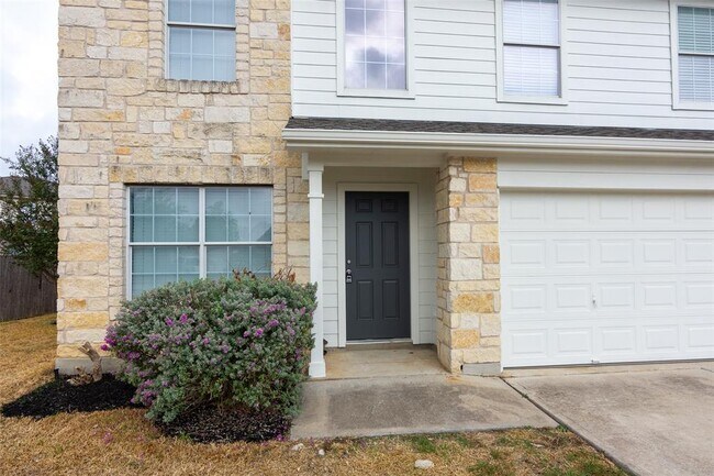 Foto del edificio - 915 Churchill Farms Dr