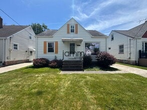 Building Photo - 6227 Traymore Ave