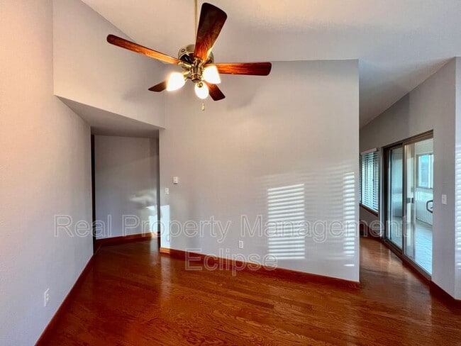 Foto del edificio - 23409 Lakeview Dr
