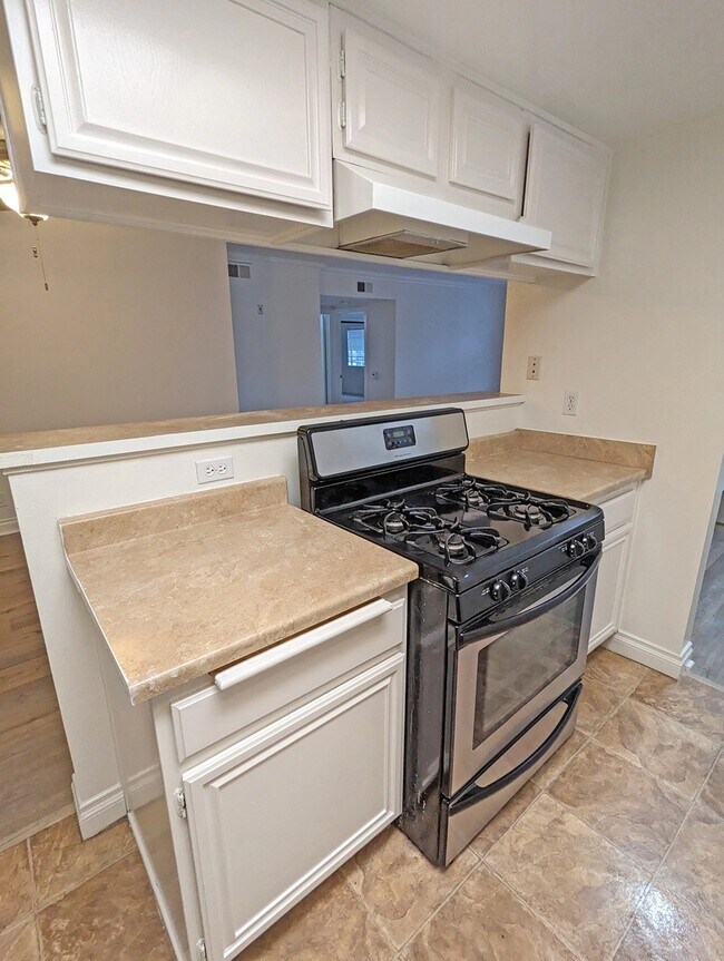 Building Photo - 4454 Coldwater Canyon Ave