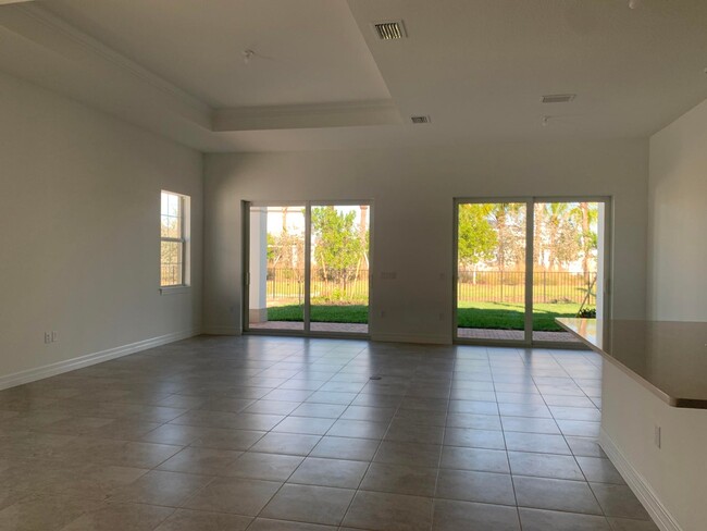 Building Photo - 10377 Northbrook Cir