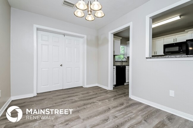 Building Photo - 1540 Huntington St