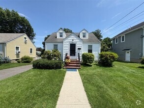 Building Photo - 16 Raymond St