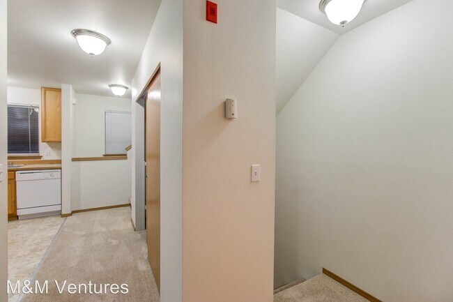 Foto del edificio - 215 23rd Ave SW