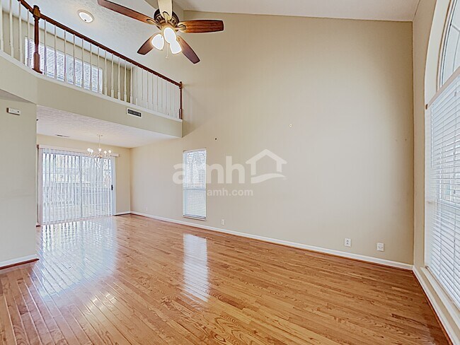 Building Photo - 206 Sutter Court