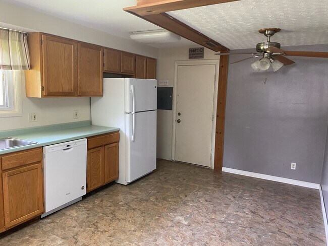 Building Photo - 2920 Prange Dr