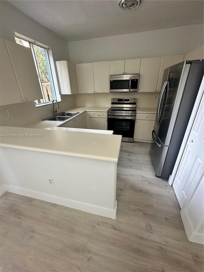 Foto del edificio - 1481 SE 24th Ct