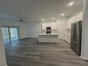 Building Photo - 1153 Oceanic Rd