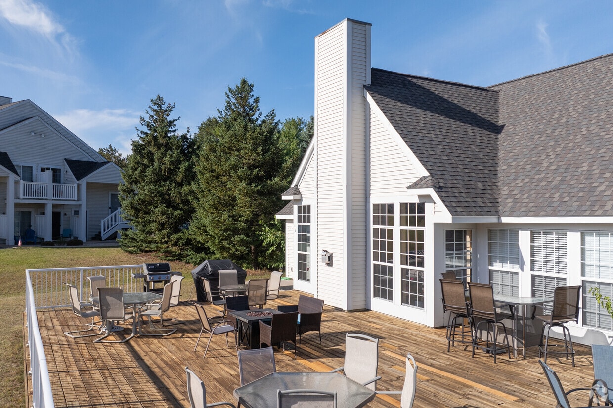 Primary Photo - Harbour Ridge Apartments