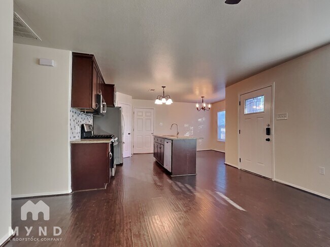 Foto del edificio - 5305 Westbrook Rd