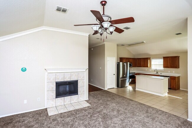 Building Photo - 801 Buttercup Ln