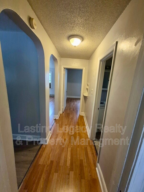 Building Photo - 1423 Marne St