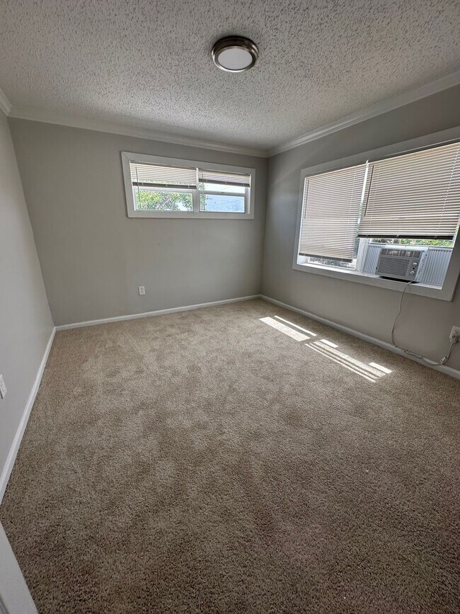 Foto del edificio - 500-504 Northwood Rd