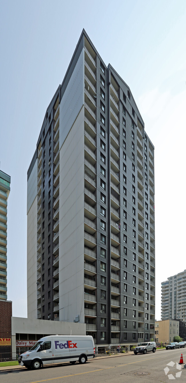 Building Photo - 200 Jackson St W