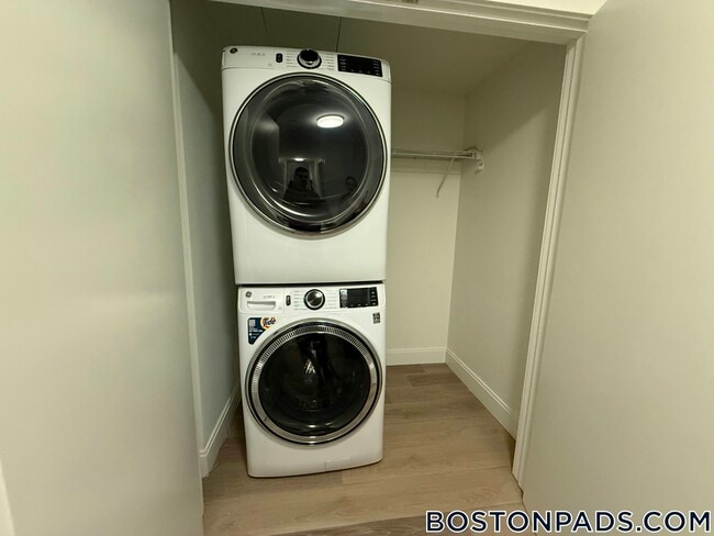 Building Photo - 1079 Commonwealth Ave