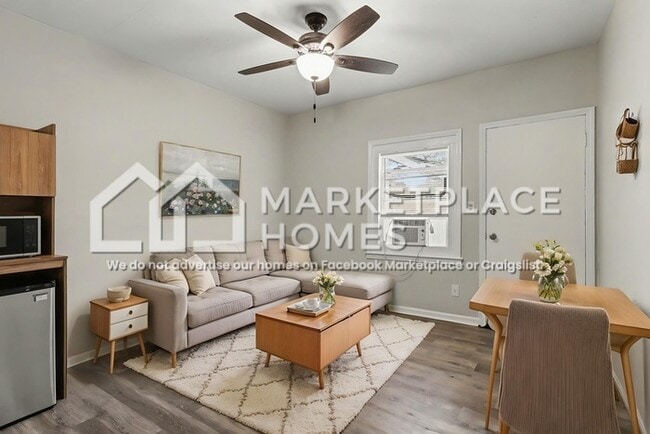 Foto del edificio - 876 Custer St