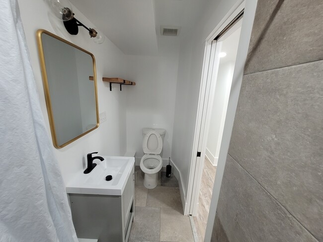 Foto del edificio - 5619 2nd St NW