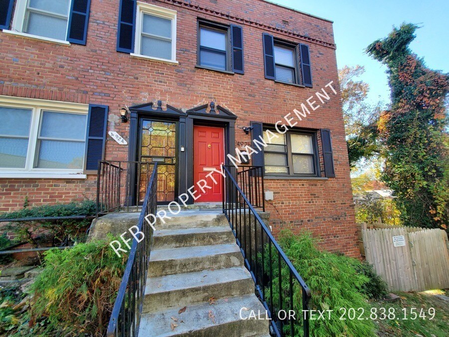 Primary Photo - 4926 Just St NE