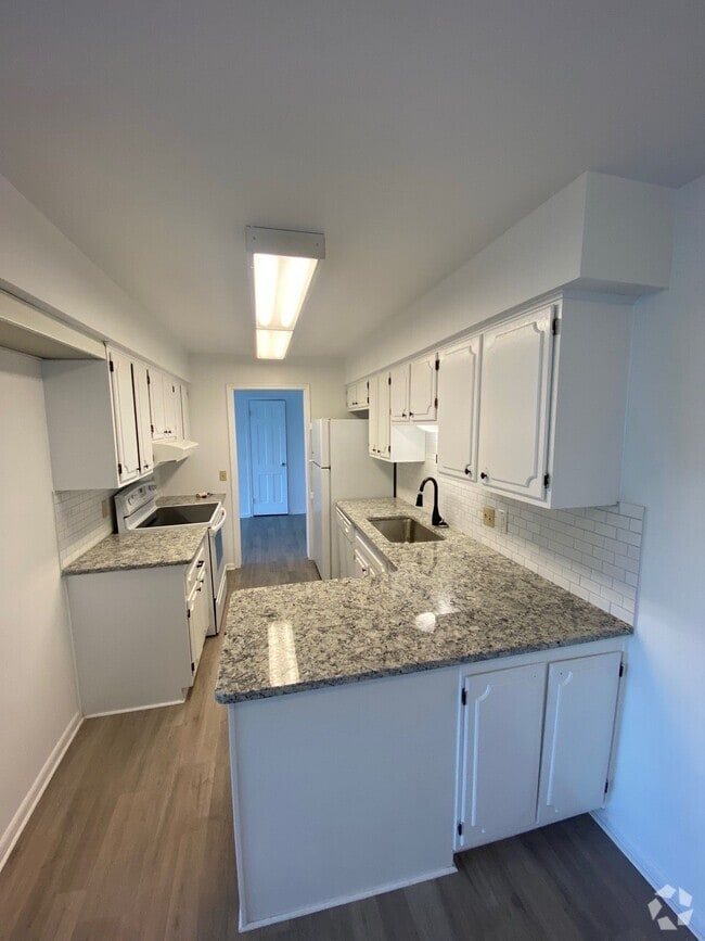 The Village Green Apartments under 2,500 Grand Blanc, MI 2 Rentals