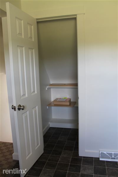 Building Photo - 7143 Kraft Ave SE