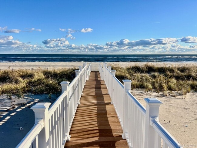 Building Photo - 675 Dune Rd