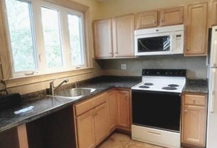 Primary Photo - 111 Russett Rd