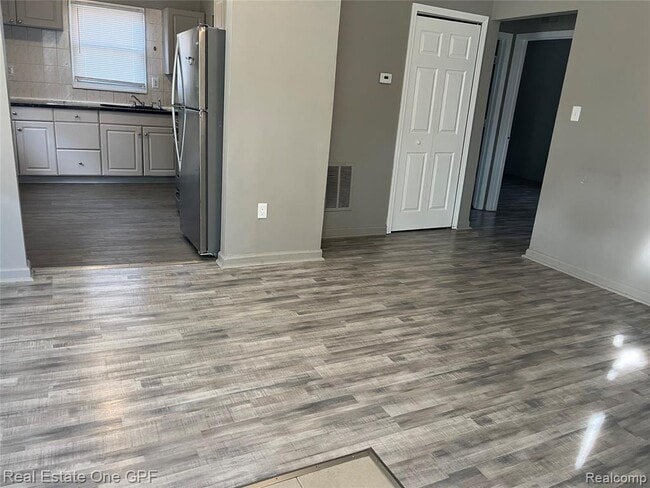 Building Photo - 21431 La Salle Blvd