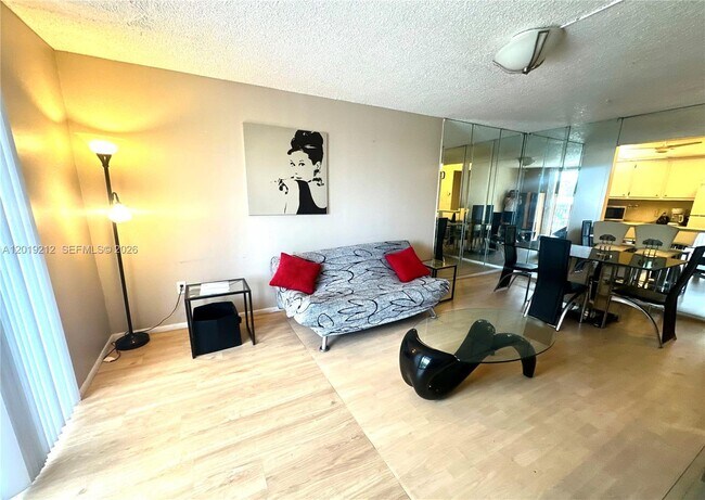 Building Photo - 16851 NE 23rd Ave