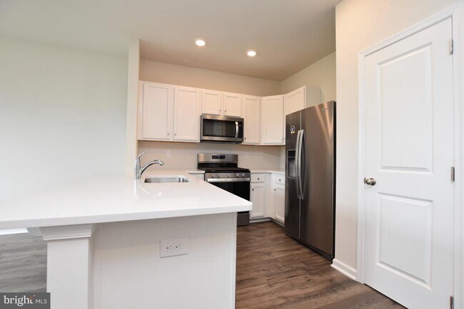 Building Photo - 62 ARLOTTA