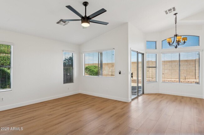 Foto del edificio - 2131 S Peppertree Dr