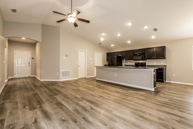 Foto del edificio - 3310 Mahogany Pointe Loop