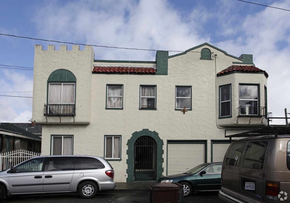 Building Photo - 3510-3514 E 15th St