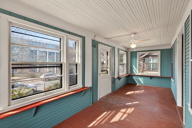 Foto del edificio - 4 Bedroom Uptown Luxury Meets Historic Charm!