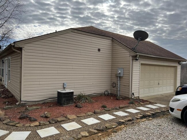 Building Photo - 8643 Knottsville-Mount Zion Rd