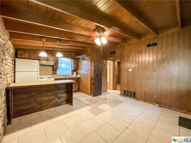 Building Photo - 121 Holiday Loop