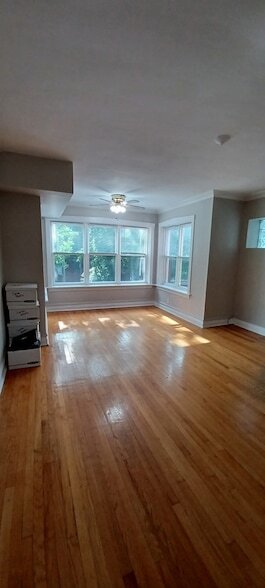 Foto del edificio - 4735 N Washtenaw Ave